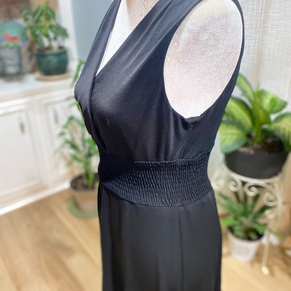 Rabbit Rabbit Rabbit 🐇 Black Ruched V-Neck Midi Dress - Picture 3 of 10